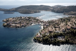 Trizonia island view