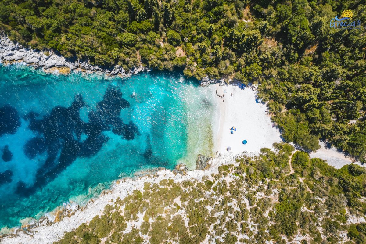 spiaggia di dafnoudi cefalonia grecia